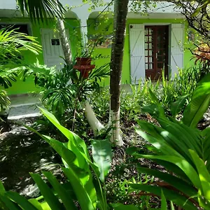 le-jardin-de-massieux.comcaribbean.com/
